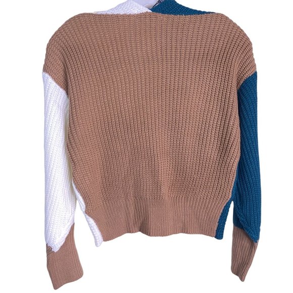 Zaful NWT Womens Blue, Tan, and White Twisted Front Sweater Size M Colorblock - Picture 2 of 10